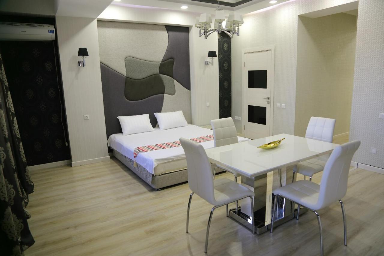 Promenade Boutique Apartment บิชเคก ภายนอก รูปภาพ