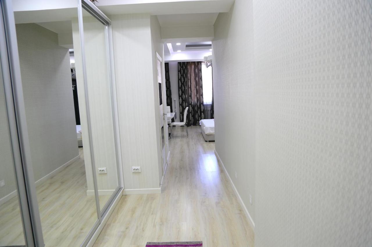 Promenade Boutique Apartment บิชเคก ภายนอก รูปภาพ